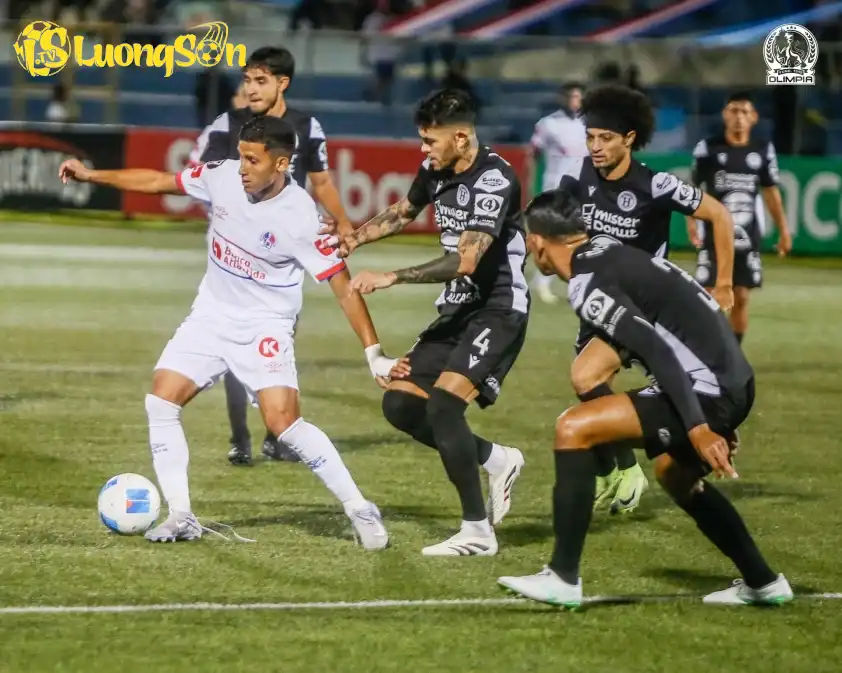 Hercules đang có phong độ kém cỏi trong thời gian qua. Hercules đang có phong độ kém cỏi trong thời gian qua