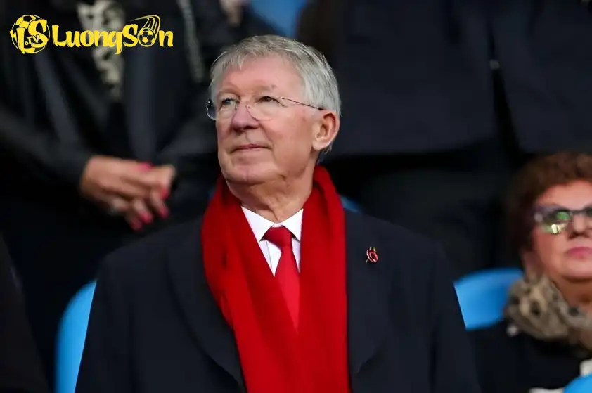 Cách giải quyết của Sir Alex trong quá khứ chính là bài học cho HLV Eddie Howe ở hiện tại. Ảnh: The Metro