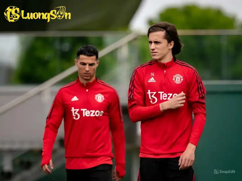 Alvaro Carreras đã từng có khoảng thời gian ở MU nhưng không thành công (Ảnh: ESPN) Alvaro Carreras đã từng có khoảng thời gian ở MU nhưng không thành công (Ảnh: ESPN)