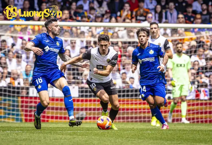 Lợi thế sân nhà sẽ là động lực và lợi thế rất lớn để Valencia có được chiến thắng đầu tiên tại La Liga.